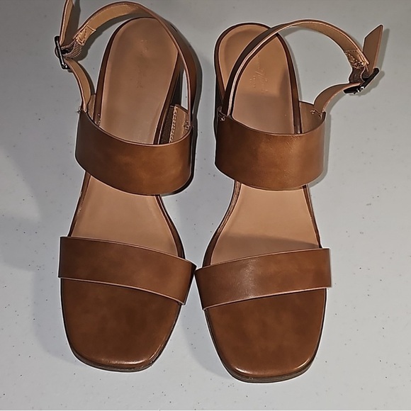 UNIVERSAL THREAD Elegant Tan Block Heel Sandals NWT SIZE 11 - Picture 6 of 7